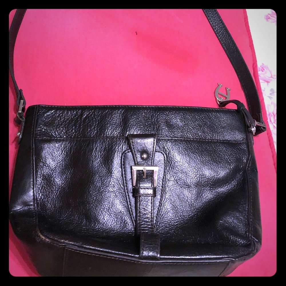 Small Black purse in like new condition